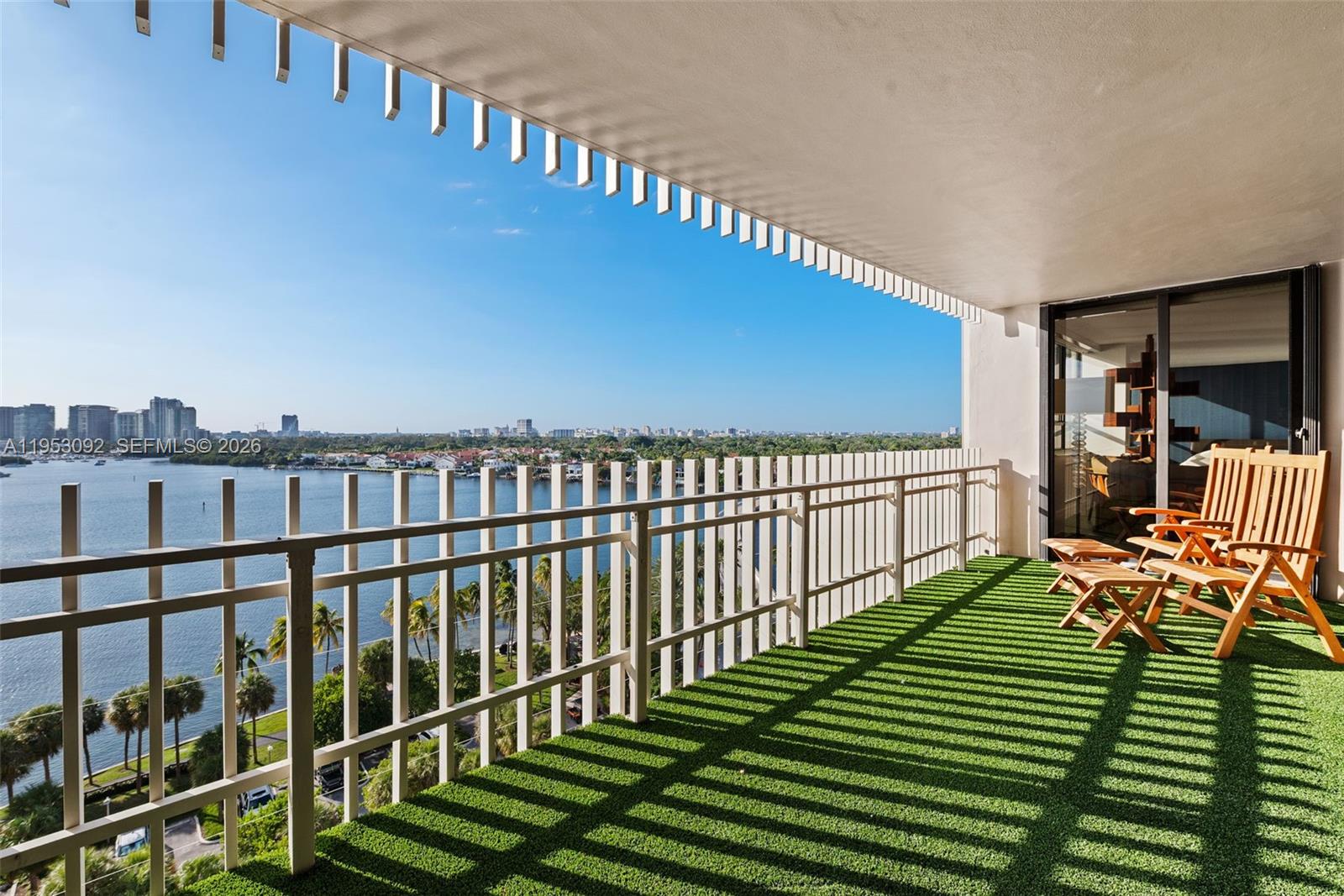 1 Grove Isle Dr # A1106