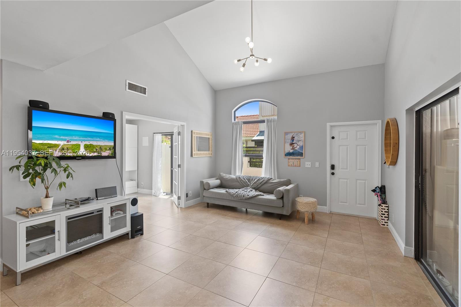 21200 Harbor Way # 11 Unit: 118-11