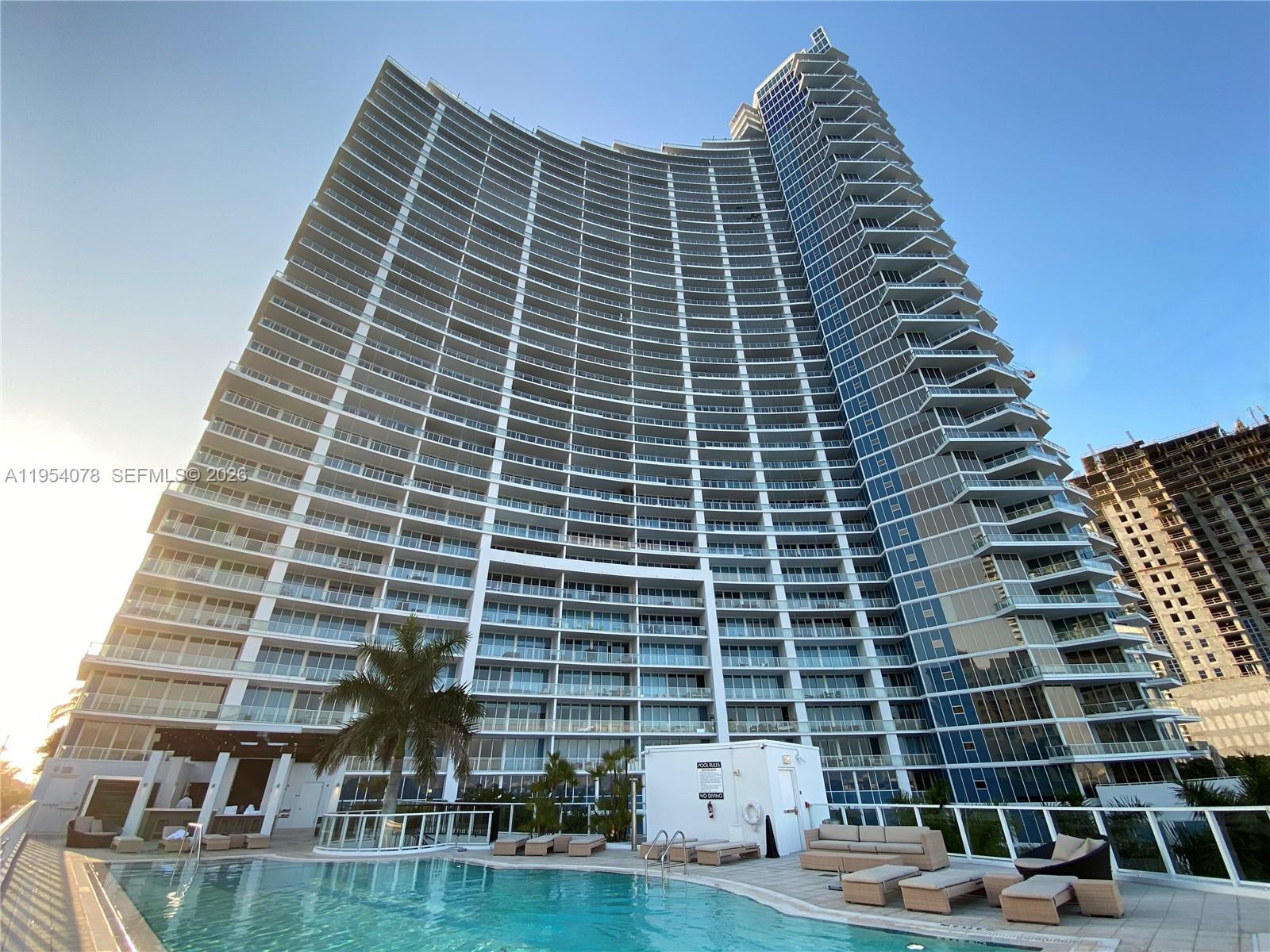 2020 N Bayshore Dr # 4104 Unit: PH-4104
