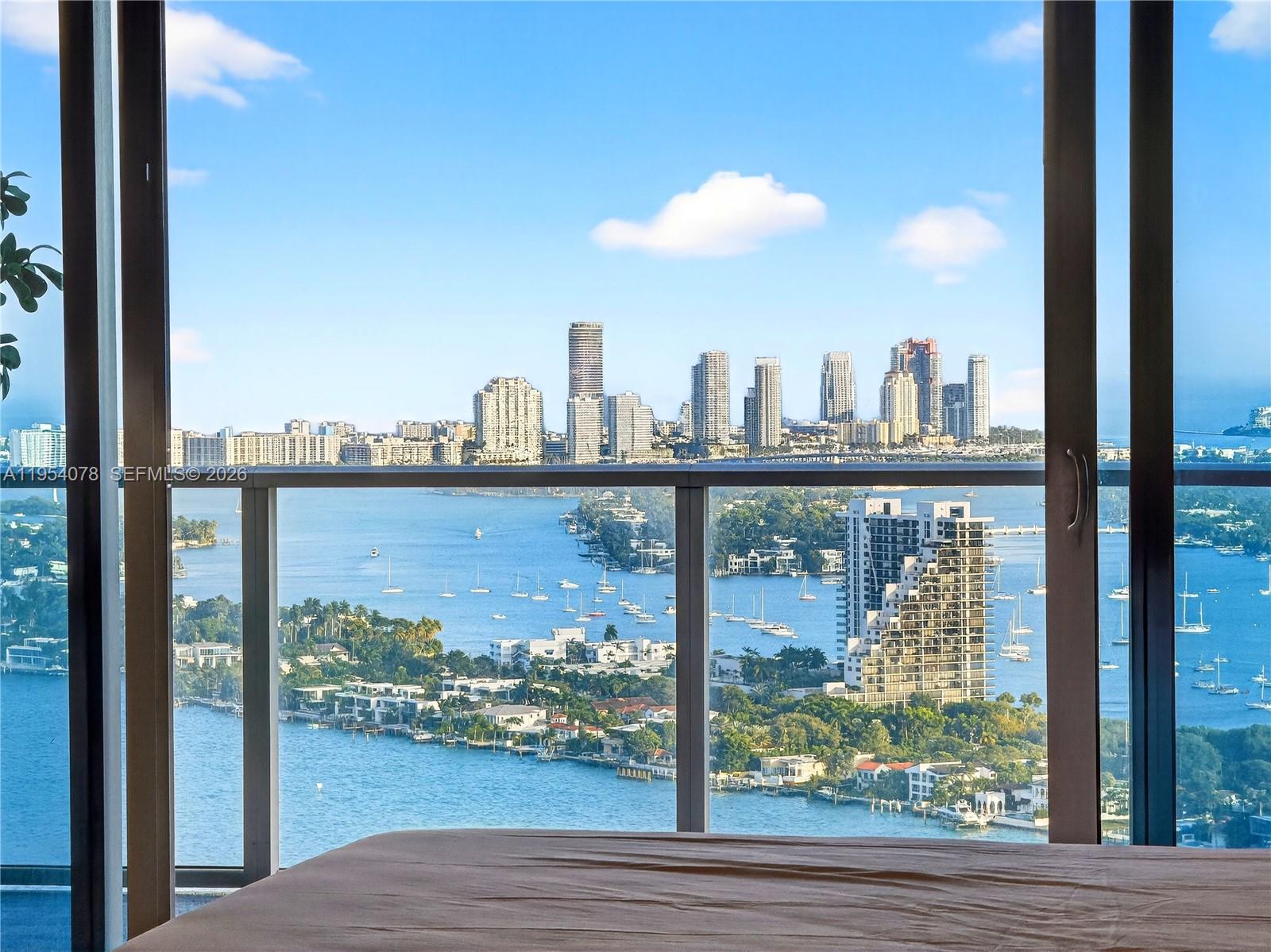 2020 N Bayshore Dr # 4104 Unit: PH-4104