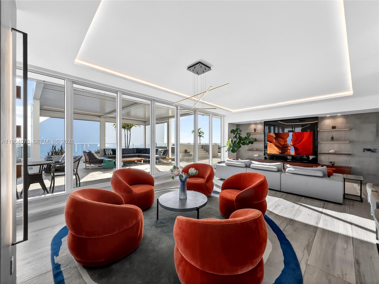 2020 N Bayshore Dr # 4104 Unit: PH-4104