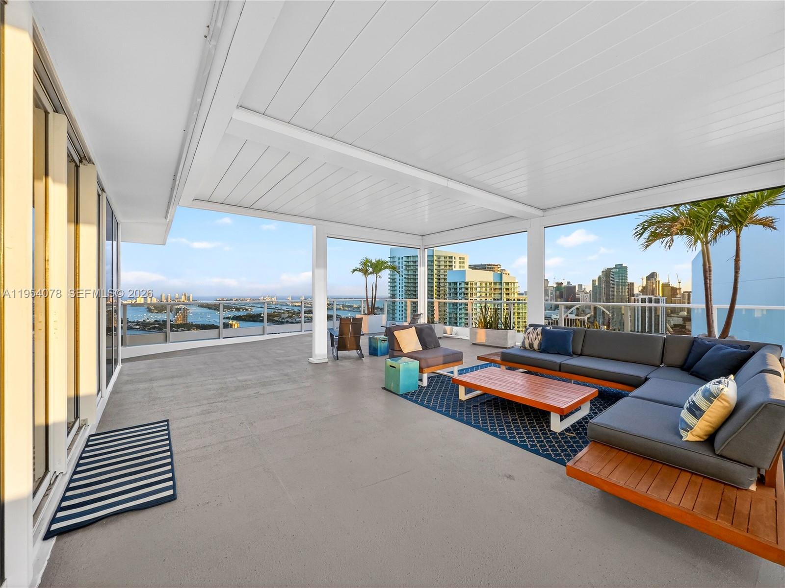 2020 N Bayshore Dr # 4104 Unit: PH-4104