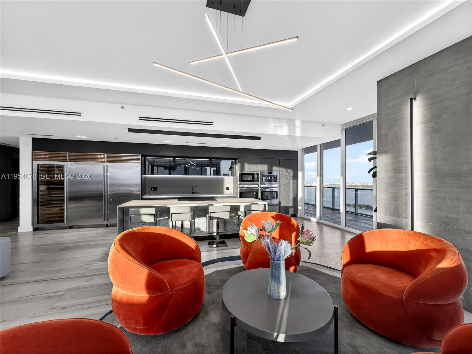 2020 N Bayshore Dr # 4104 Unit: PH-4104