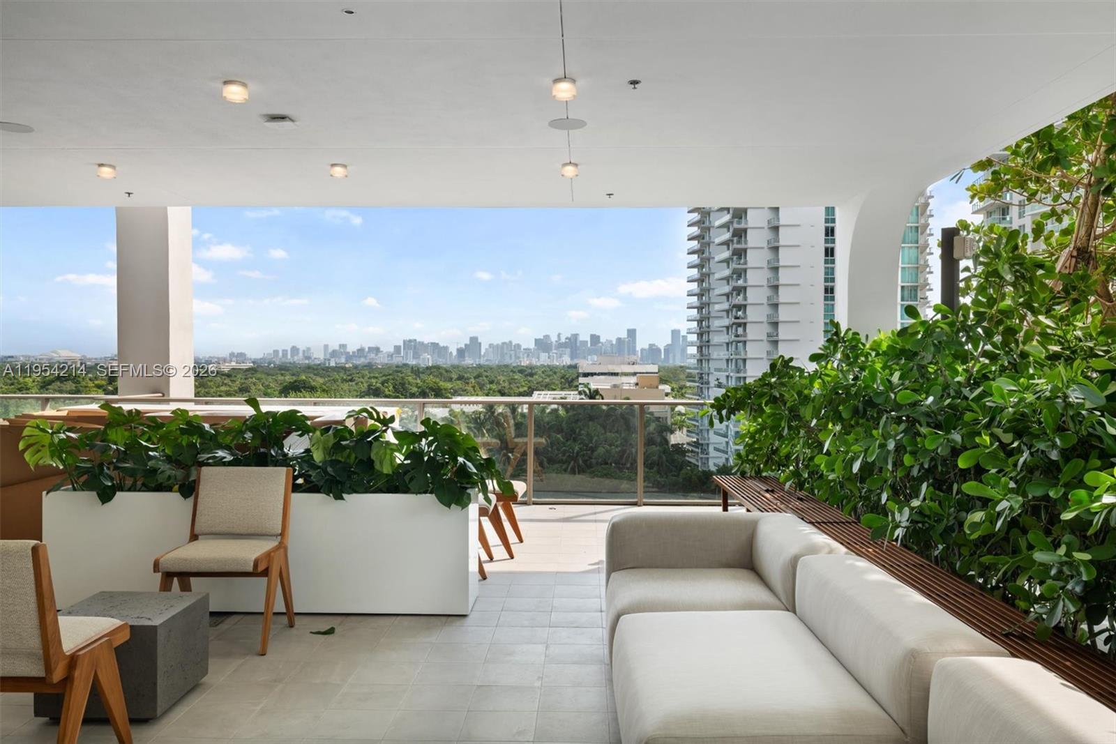 2678 Tigertail Ave # 1609