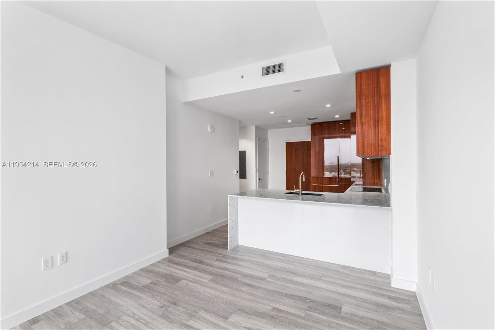 2678 Tigertail Ave # 1609