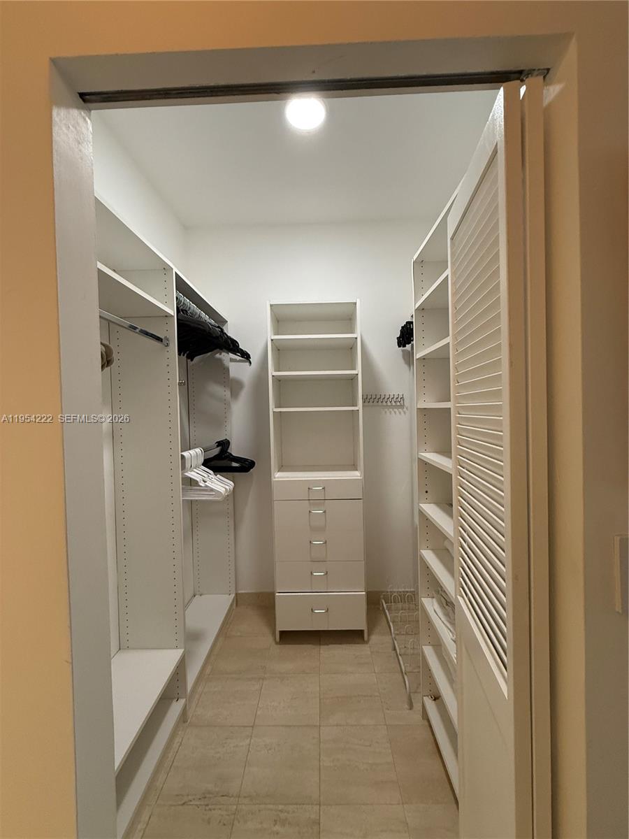 201 Crandon Blvd # 928