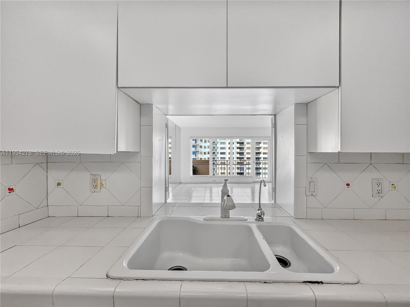 5000 N Ocean Blvd # 1006