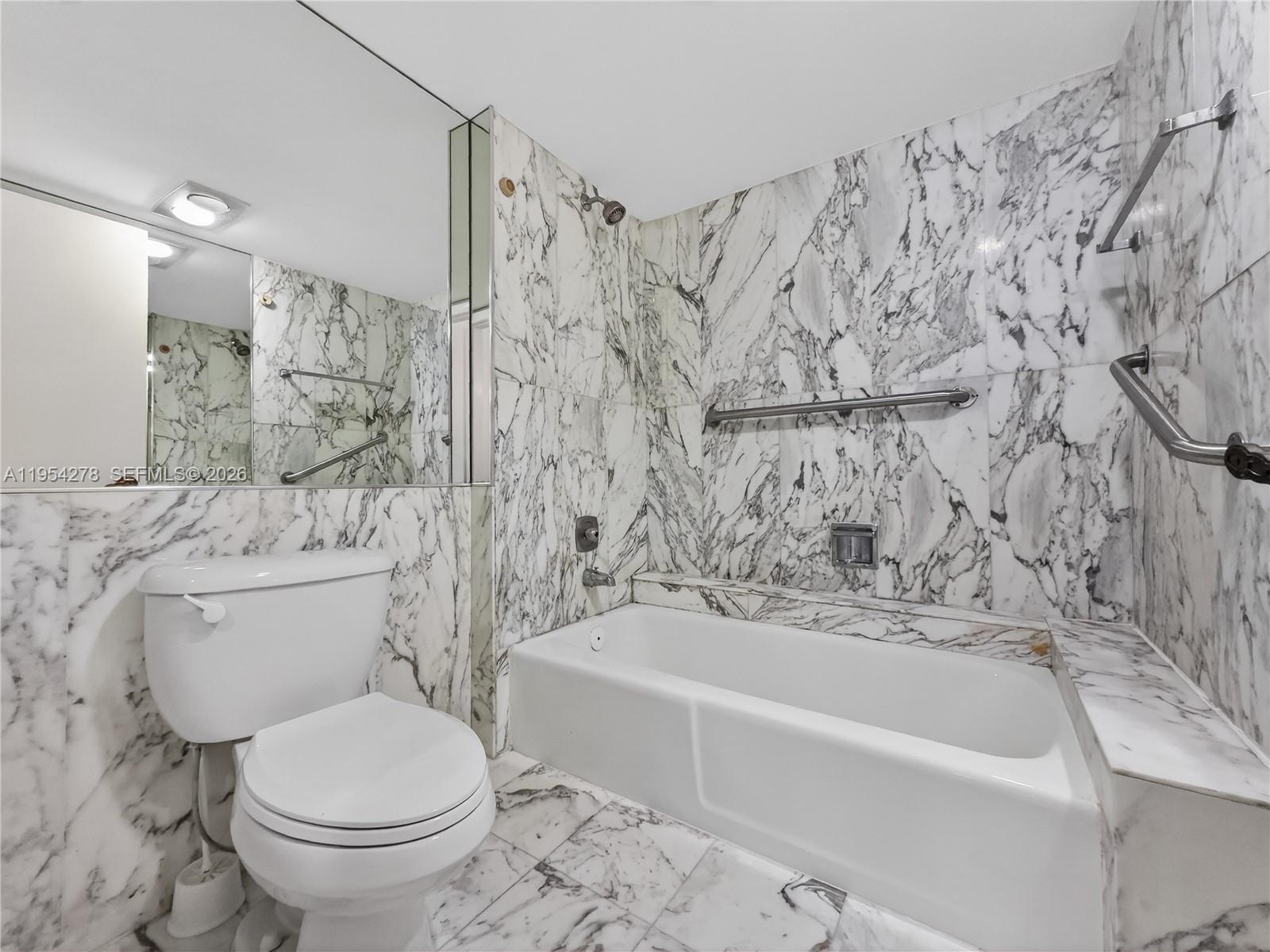 5000 N Ocean Blvd # 1006