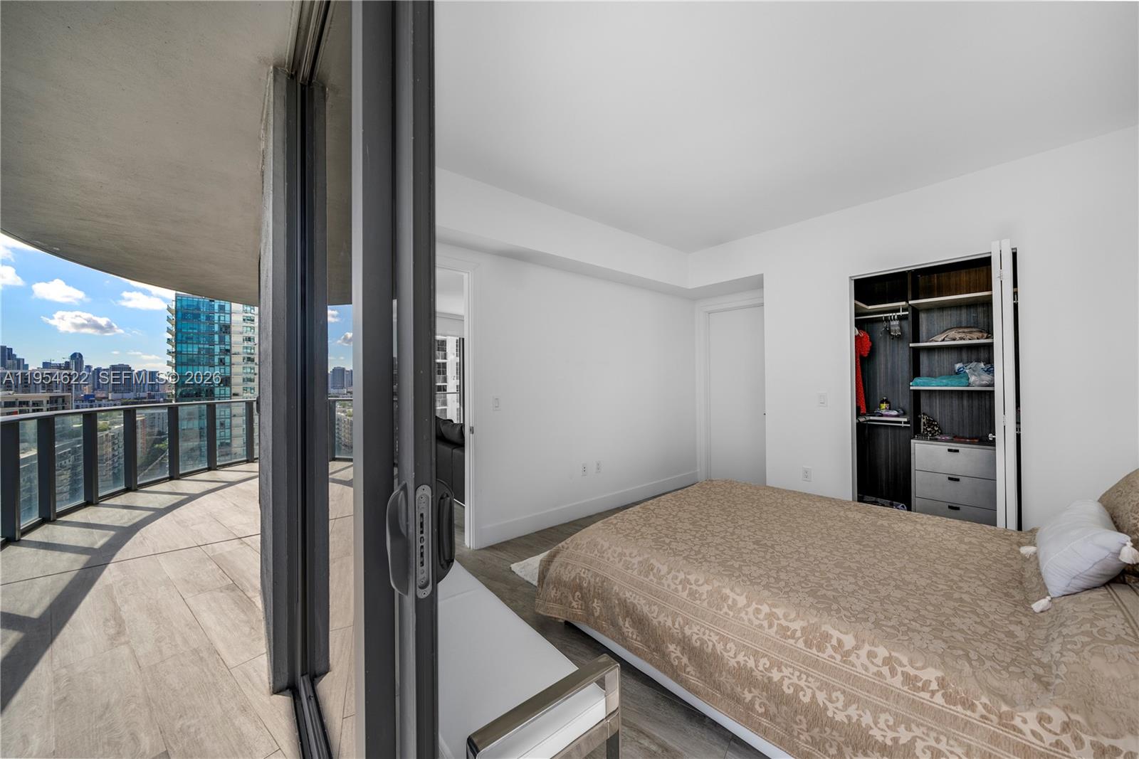 121 NE 34th St # 1704