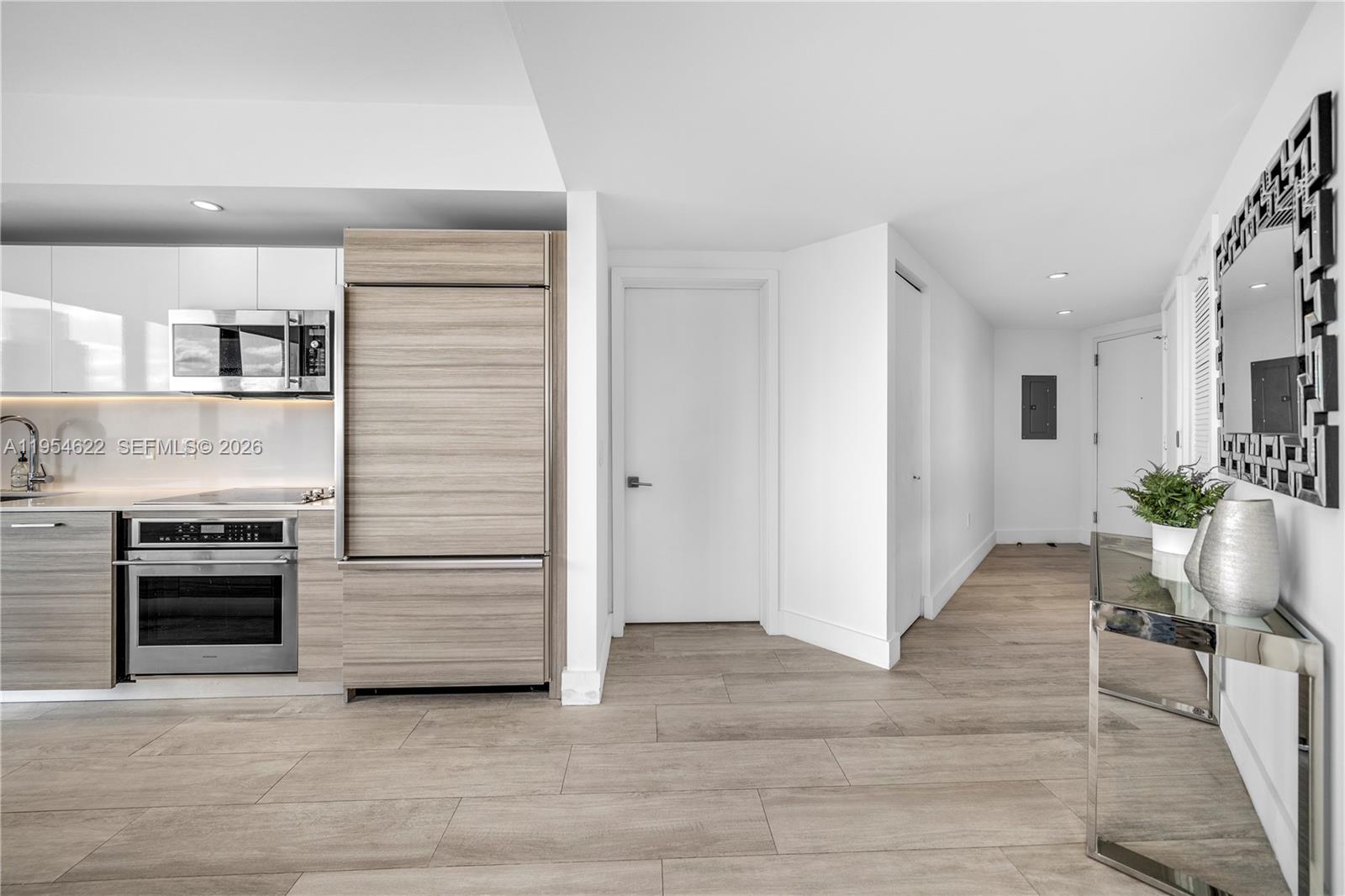 121 NE 34th St # 1704