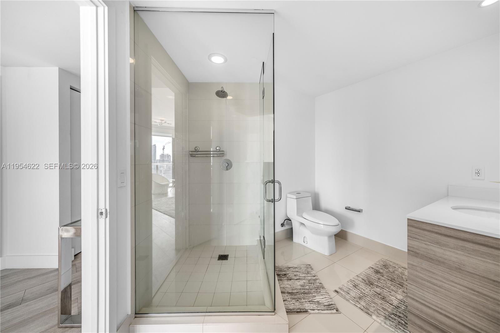 121 NE 34th St # 1704