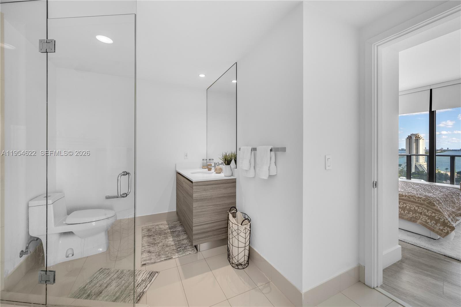 121 NE 34th St # 1704