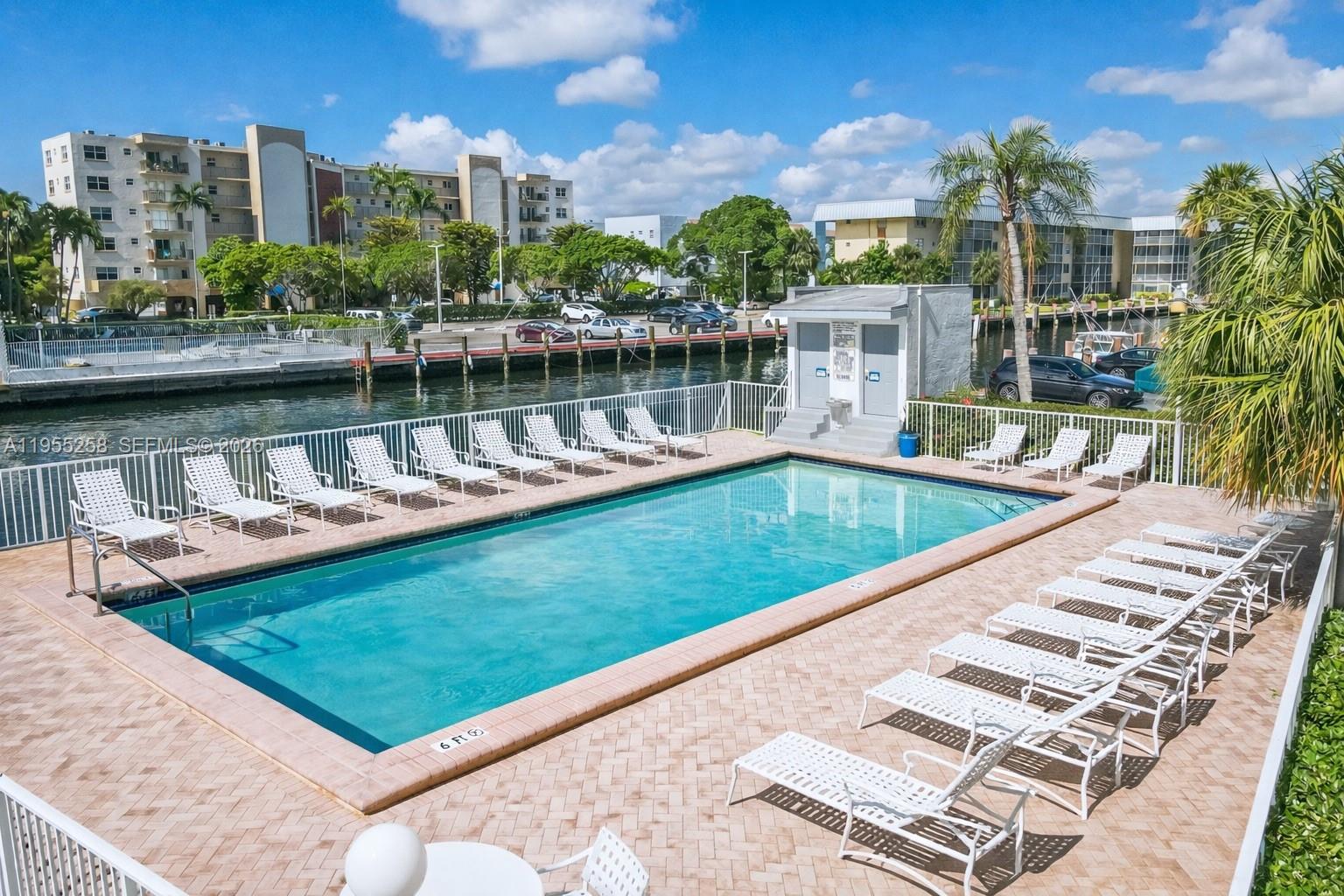 4000 NE 170th St # 200