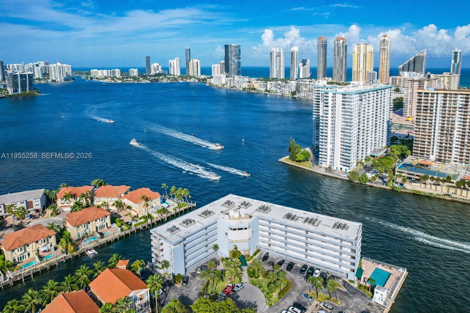 4000 NE 170th St # 200