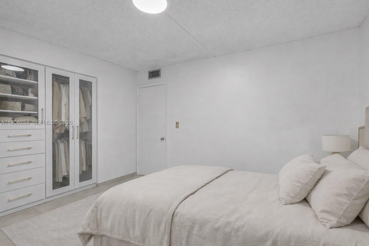 4000 NE 170th St # 200