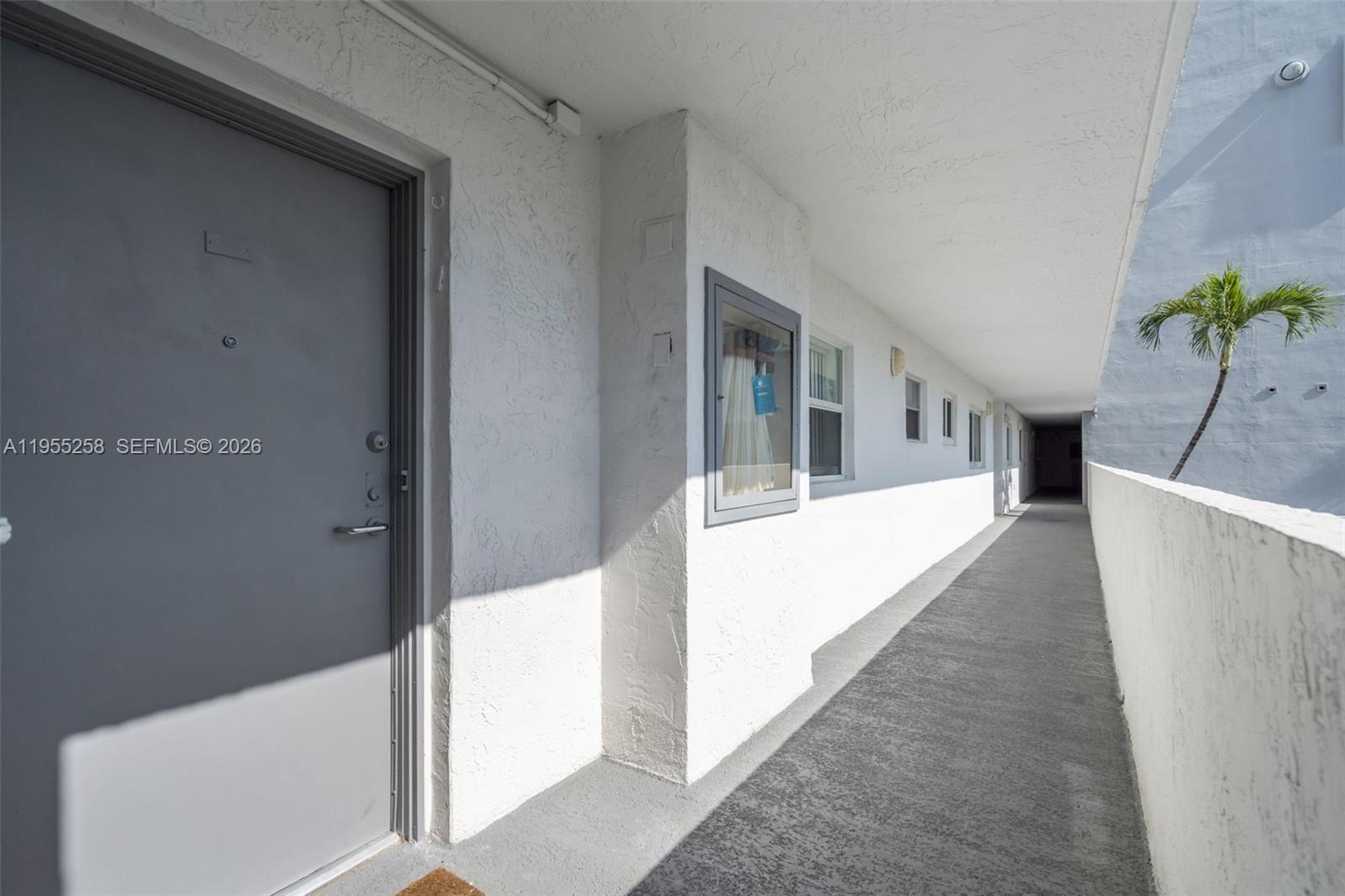 4000 NE 170th St # 200