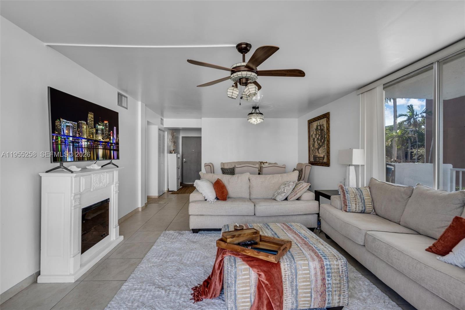 4000 NE 170th St # 200