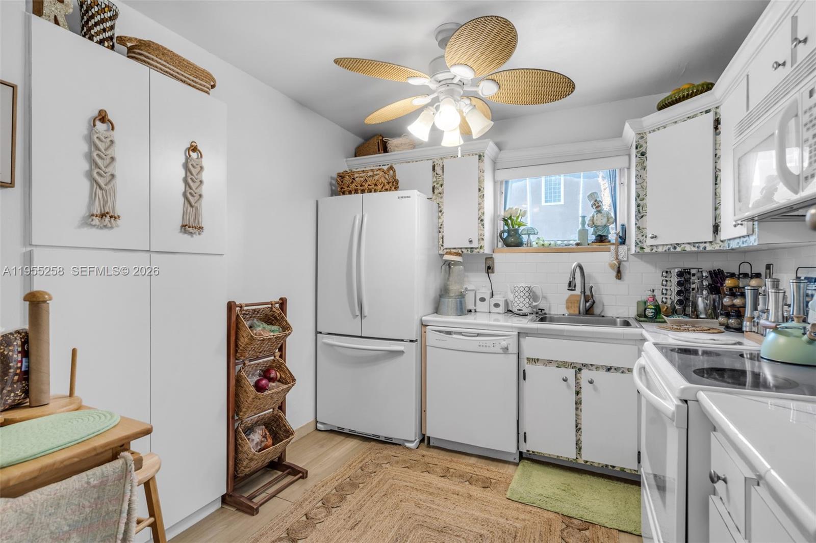 4000 NE 170th St # 200