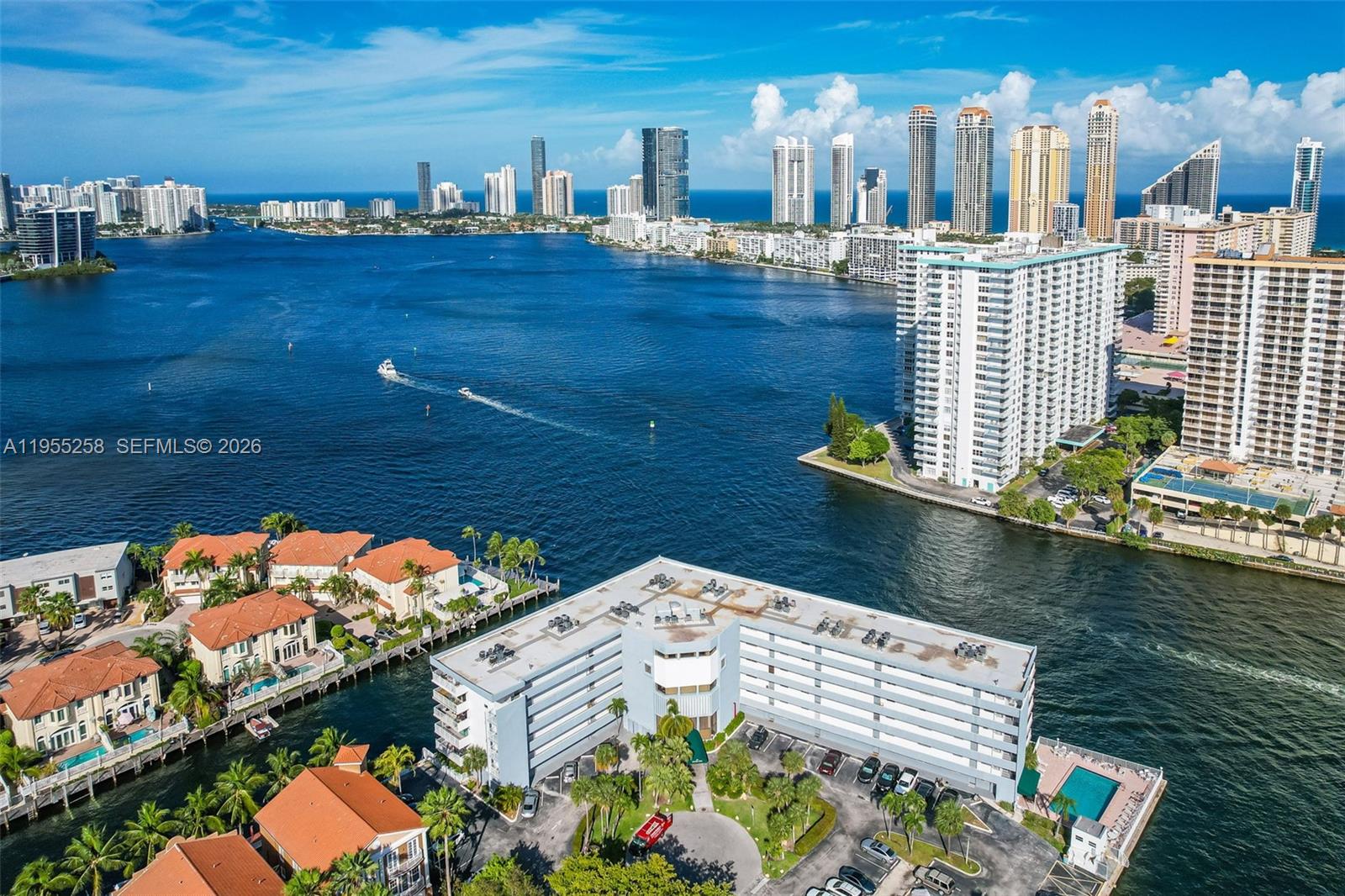 4000 NE 170th St # 200