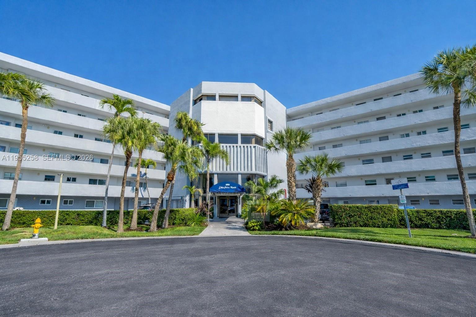 4000 NE 170th St # 200