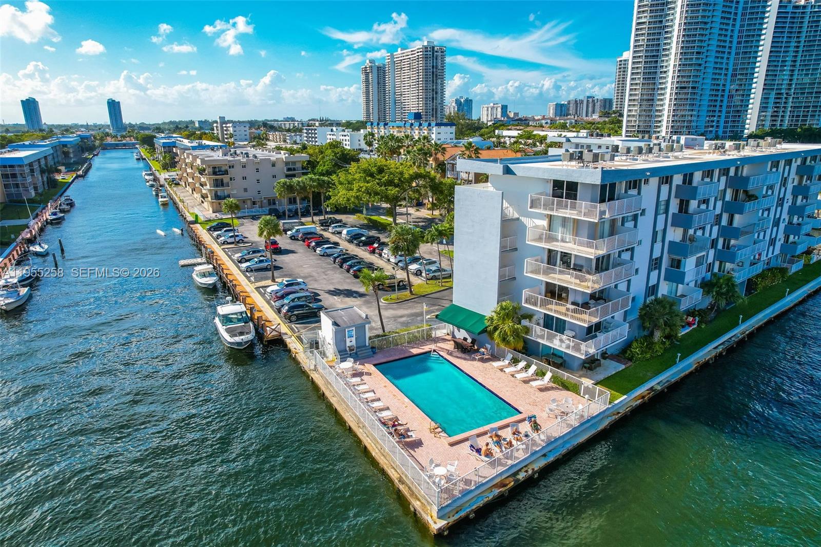 4000 NE 170th St # 200