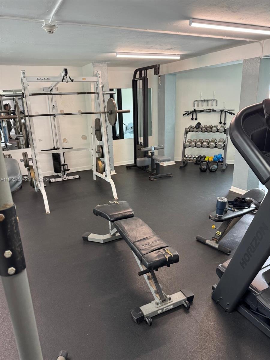 4000 NE 170th St # 200