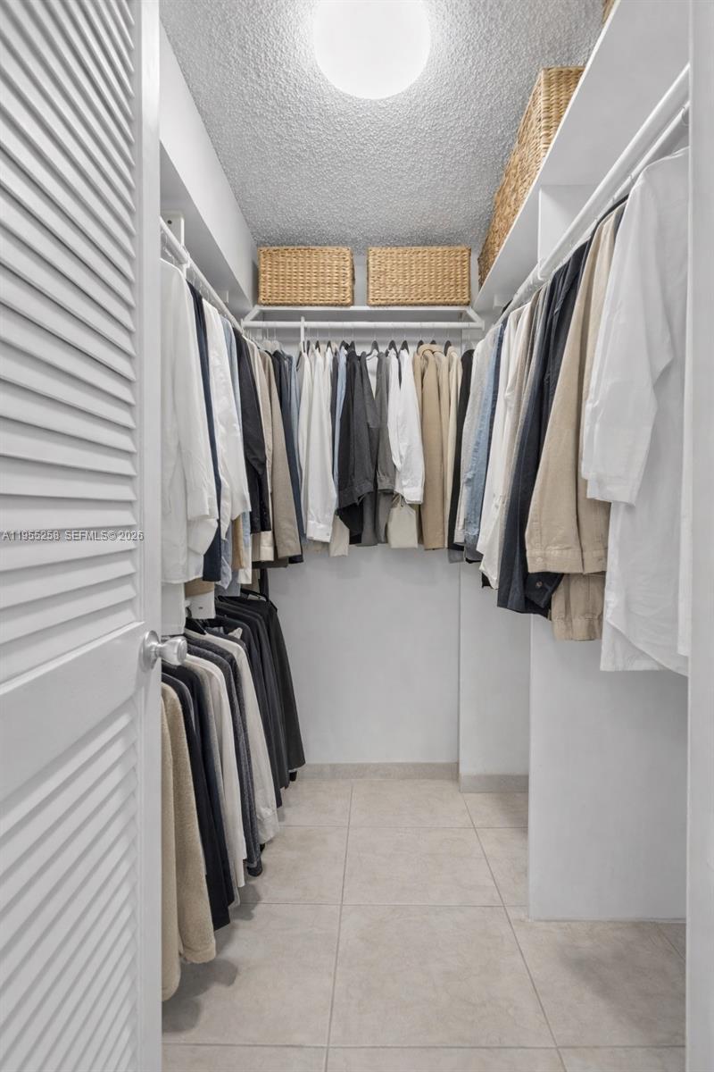 4000 NE 170th St # 200