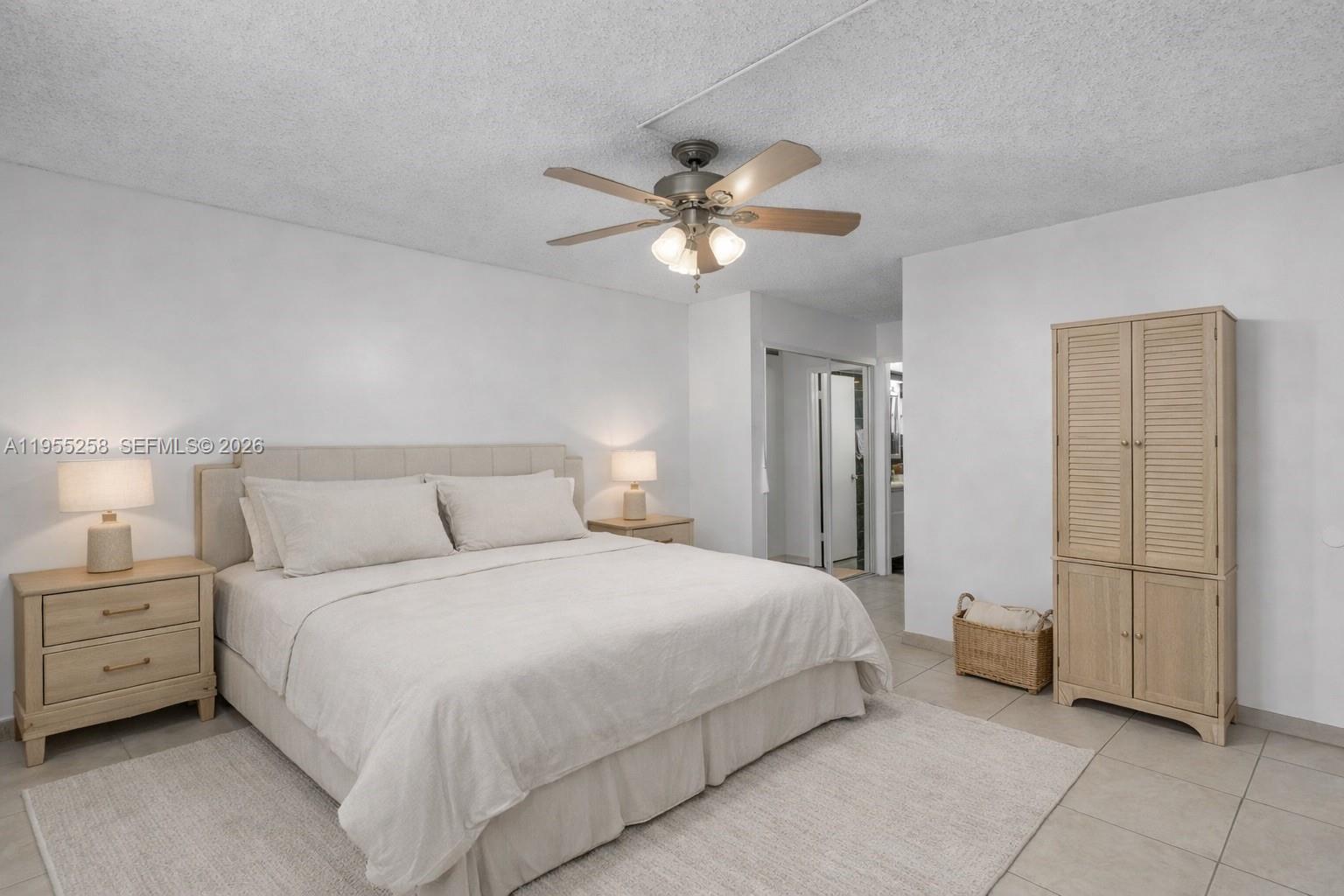 4000 NE 170th St # 200