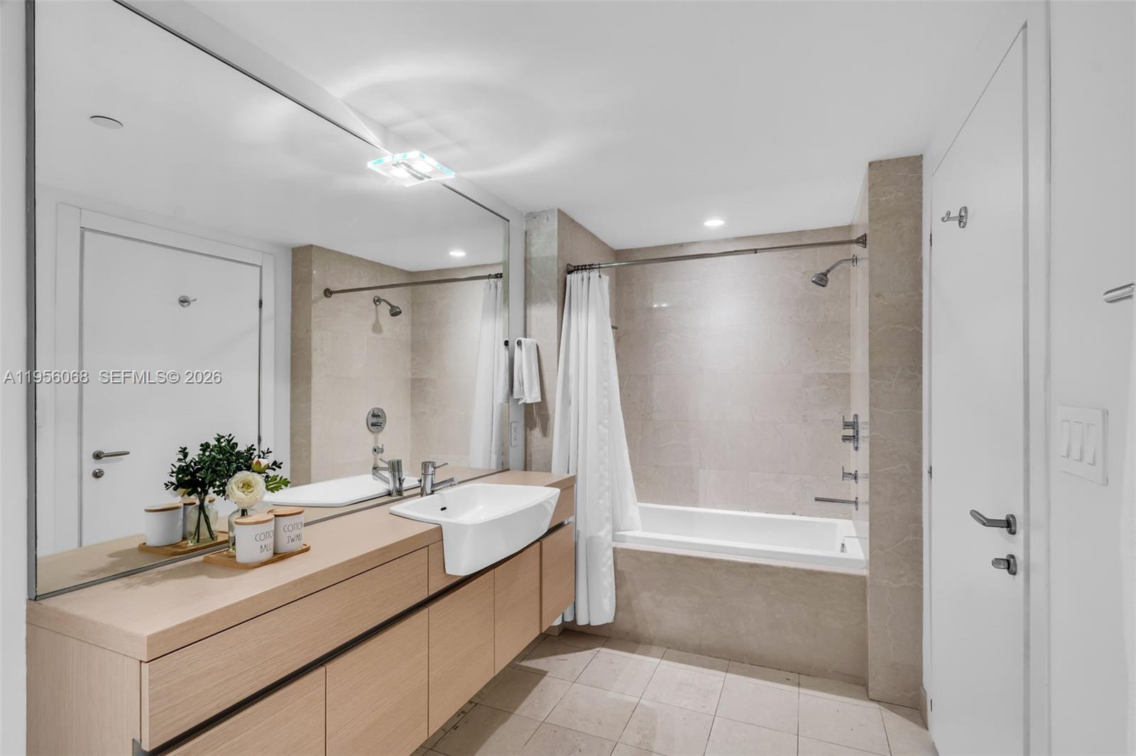 200 Biscayne Boulevard Way # 506