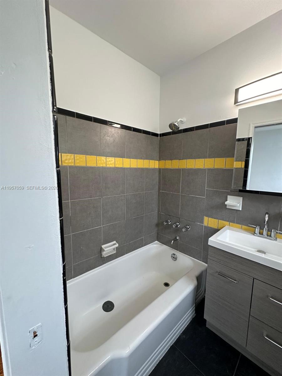 1289 Marseille Dr # 50