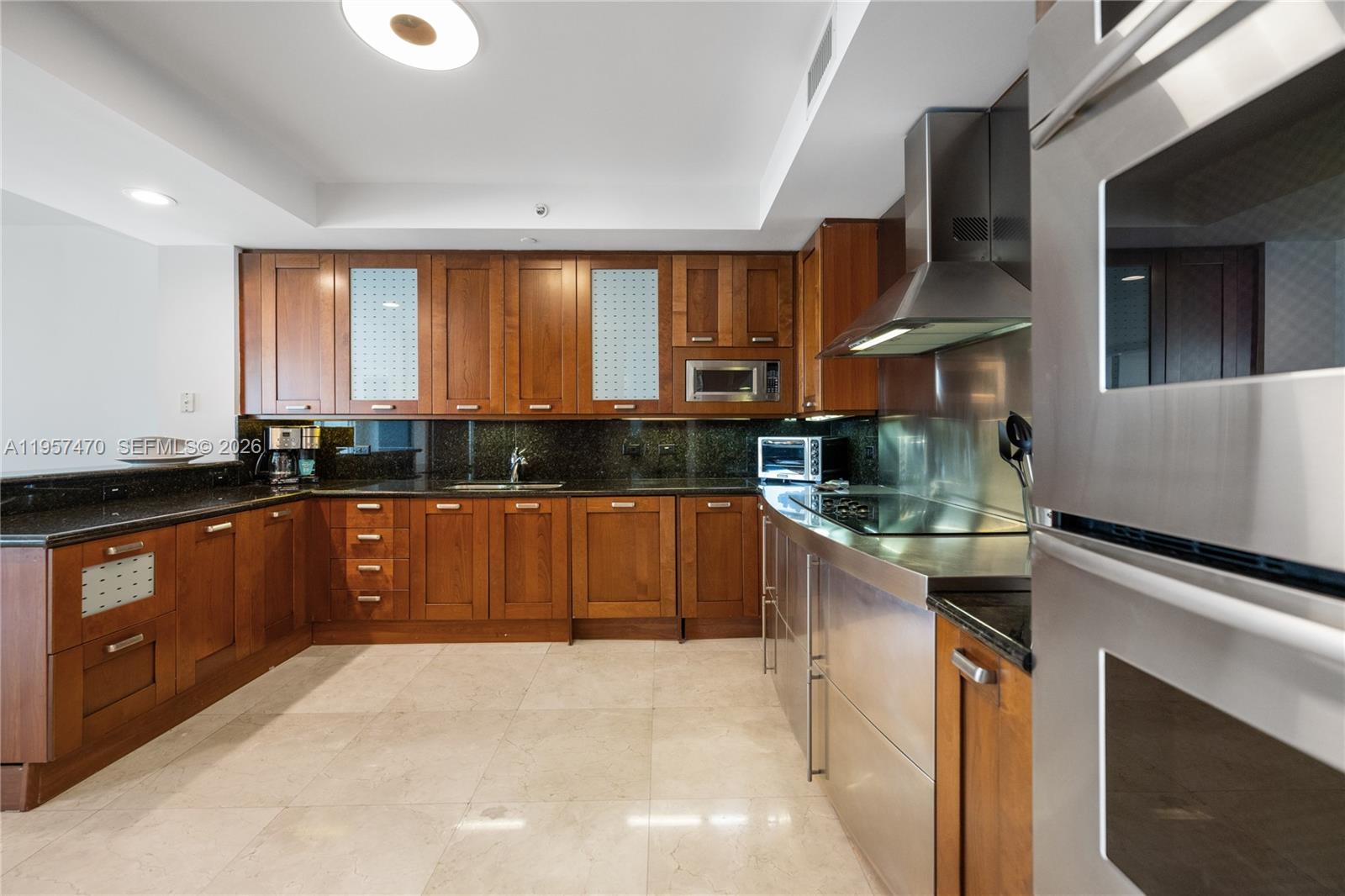 3201 NE 183rd St # 2906