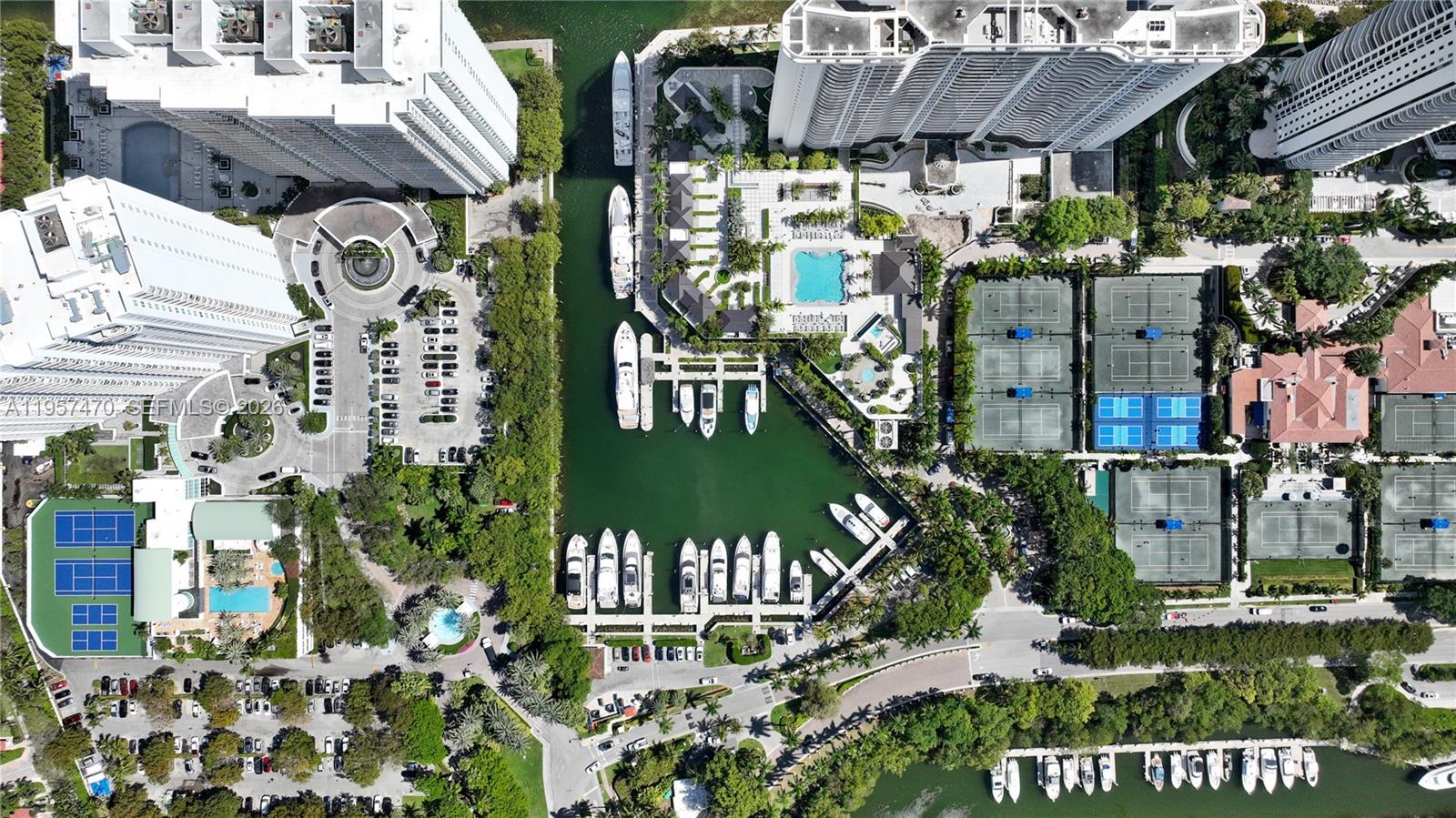 3201 NE 183rd St # 2906