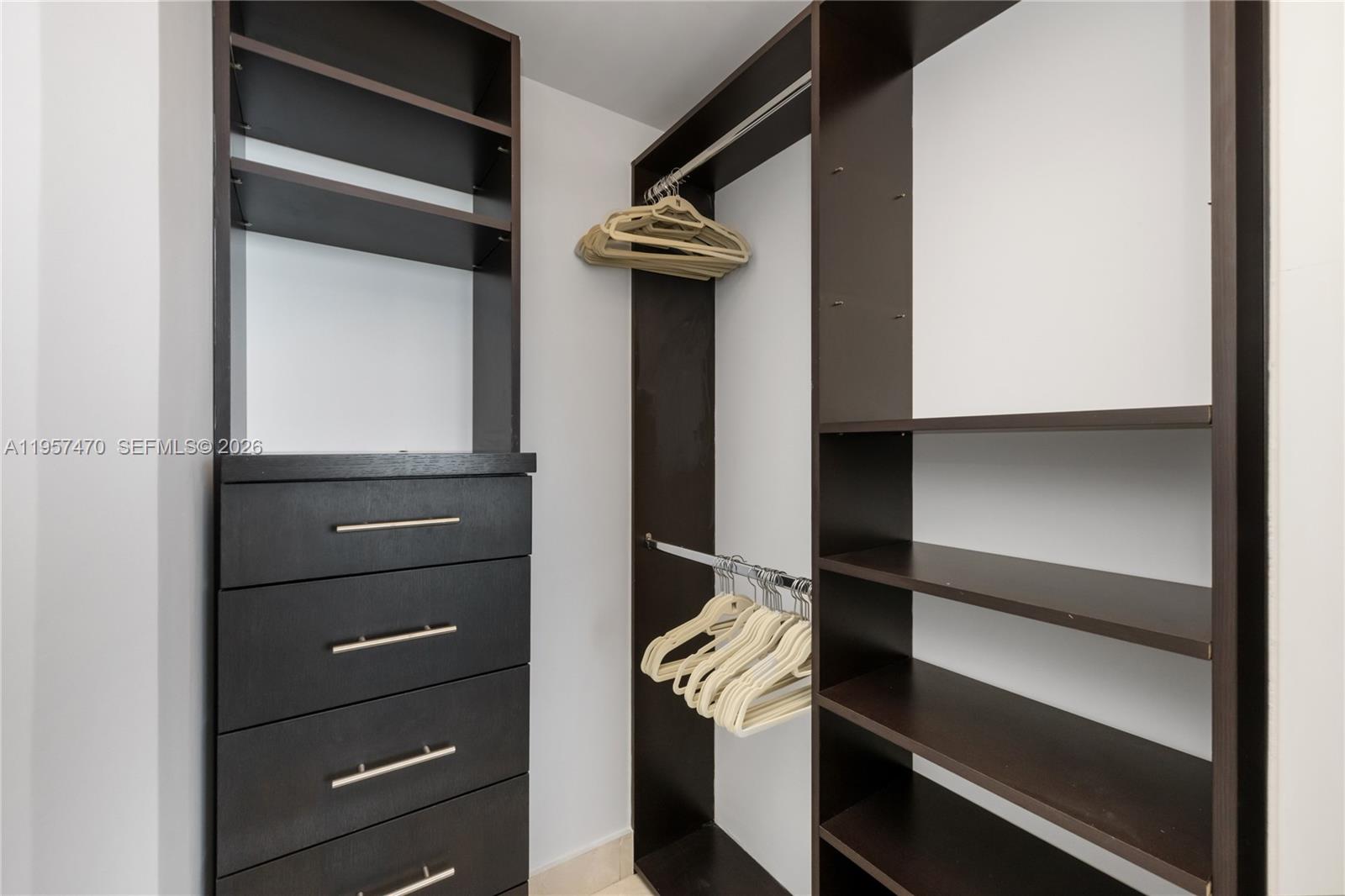 3201 NE 183rd St # 2906