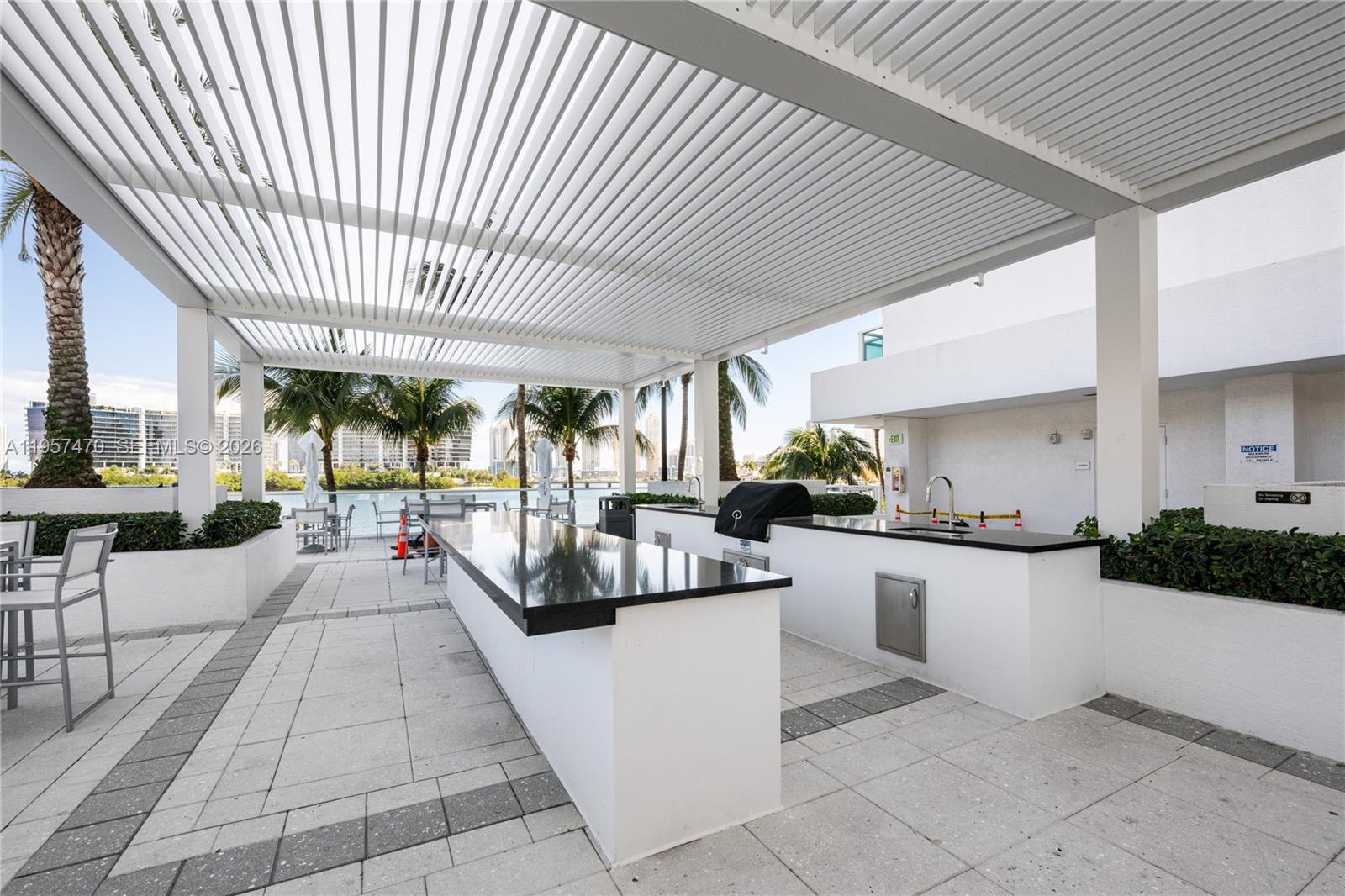 3201 NE 183rd St # 2906