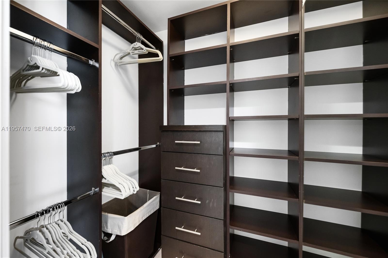 3201 NE 183rd St # 2906