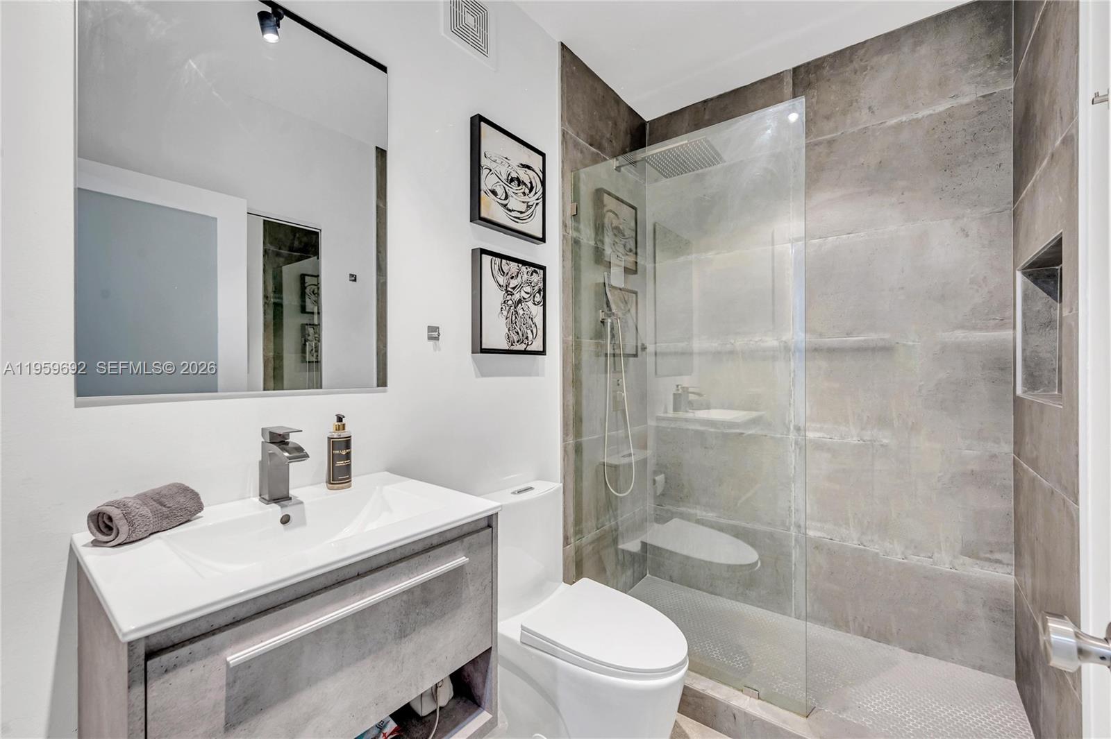 540 Brickell Key Dr # 409