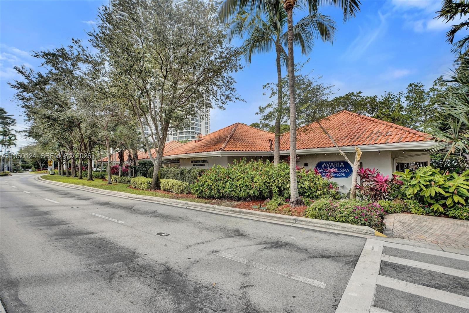 3500 Mystic Pointe Dr # 3206