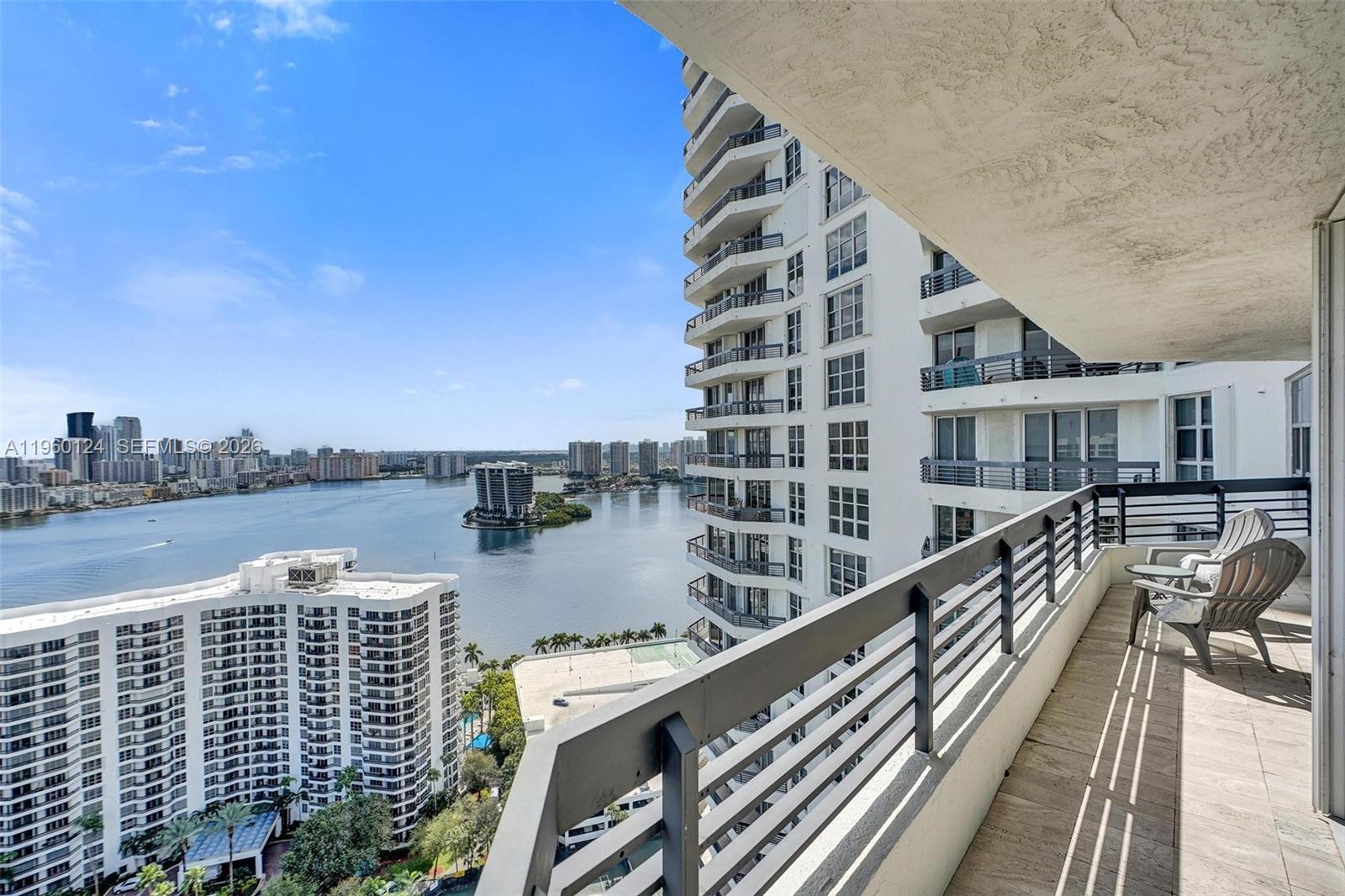 3500 Mystic Pointe Dr # 3206