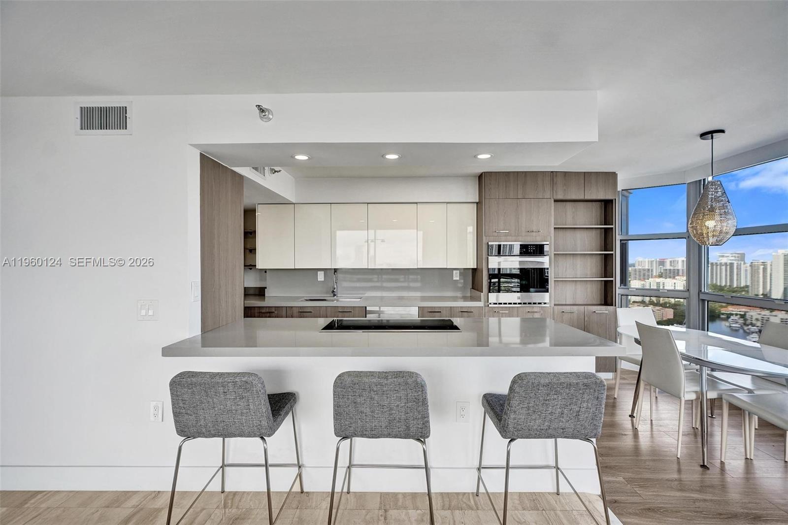 3500 Mystic Pointe Dr # 3206