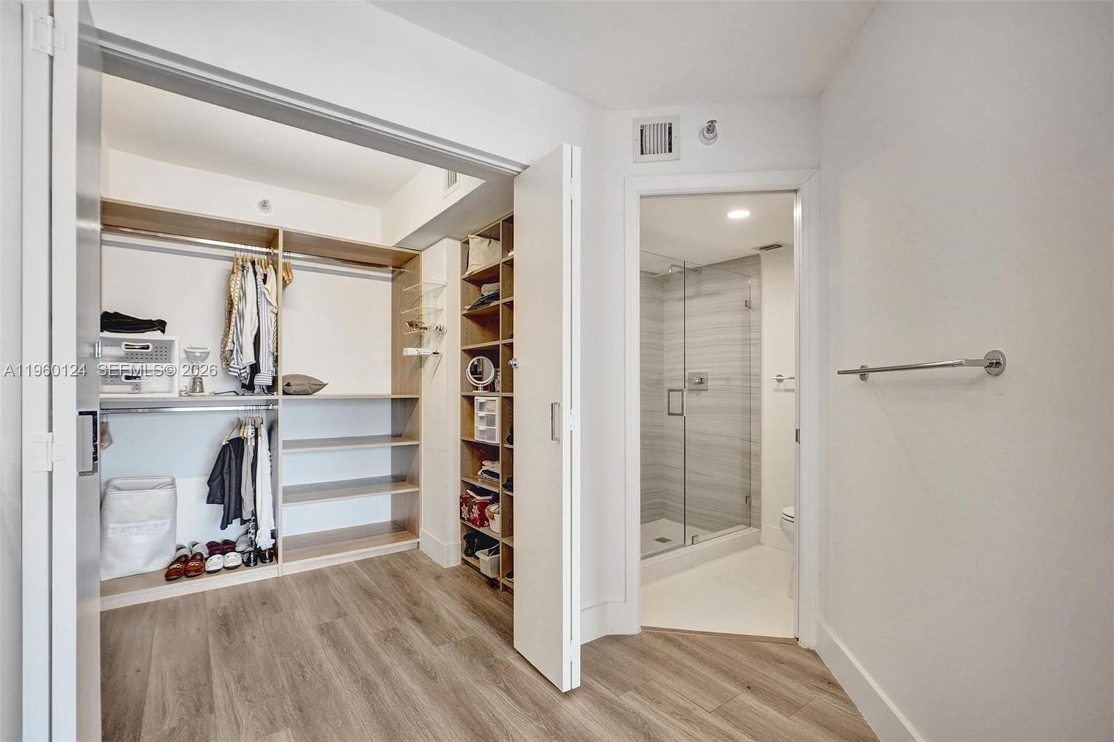 3500 Mystic Pointe Dr # 3206