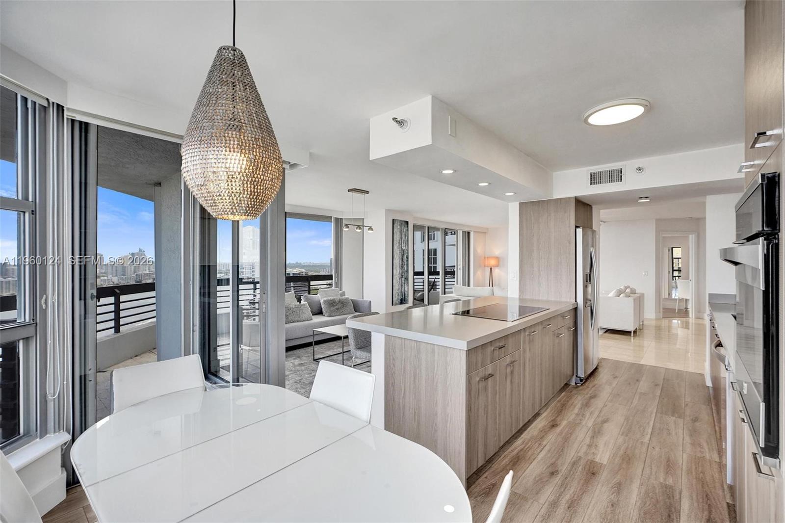 3500 Mystic Pointe Dr # 3206