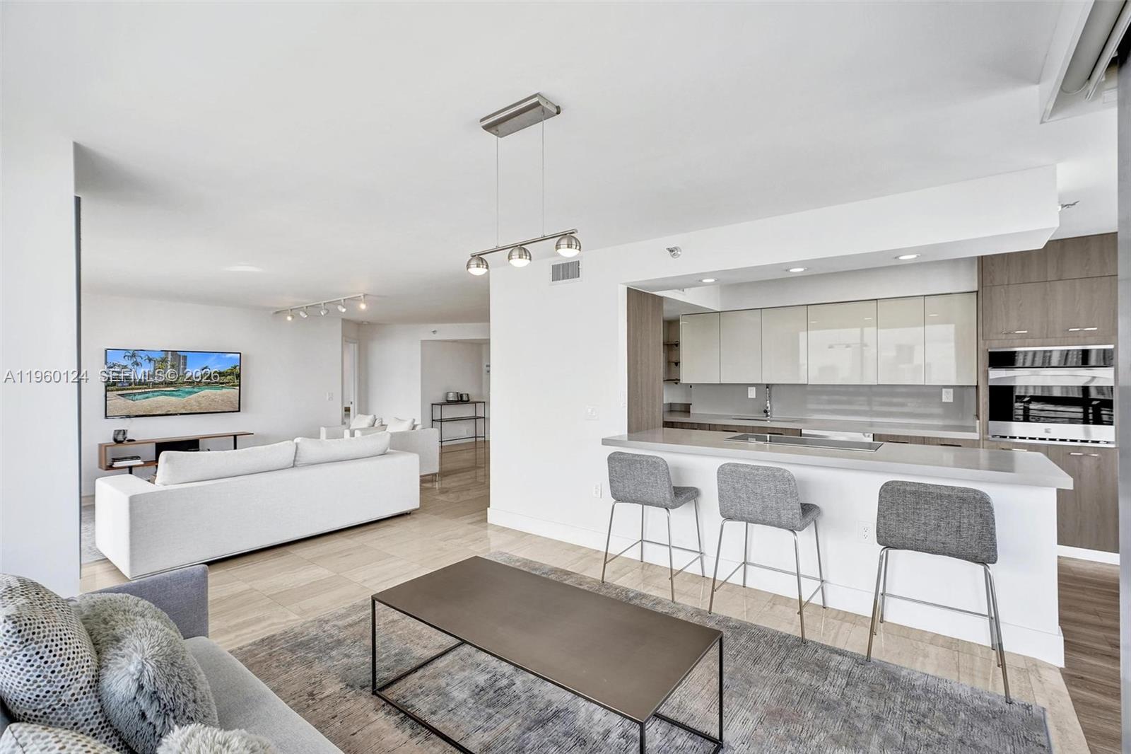 3500 Mystic Pointe Dr # 3206