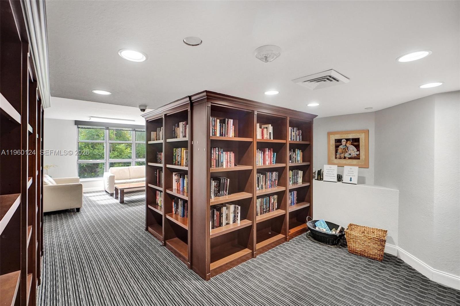 3500 Mystic Pointe Dr # 3206