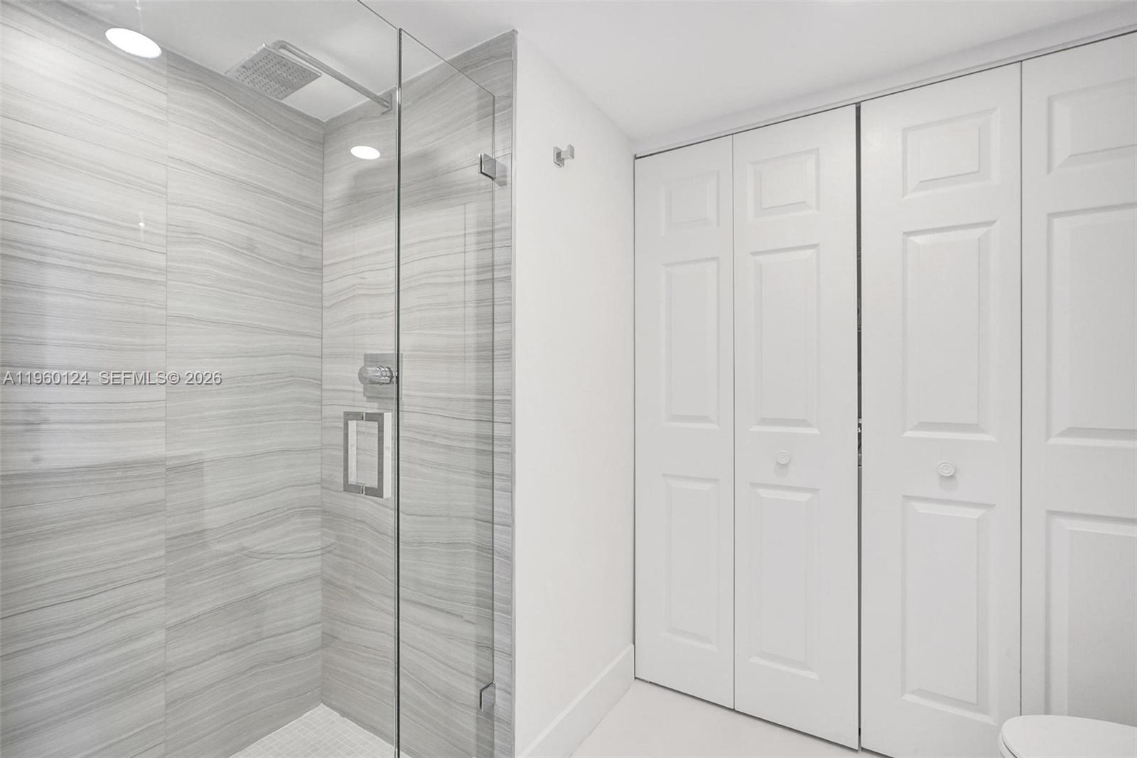 3500 Mystic Pointe Dr # 3206