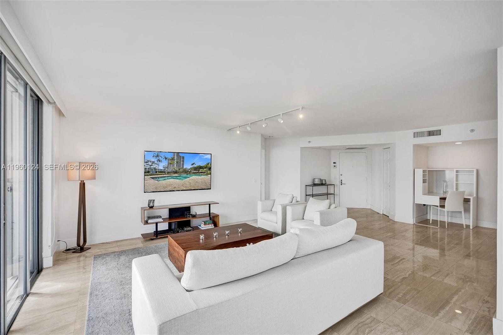 3500 Mystic Pointe Dr # 3206