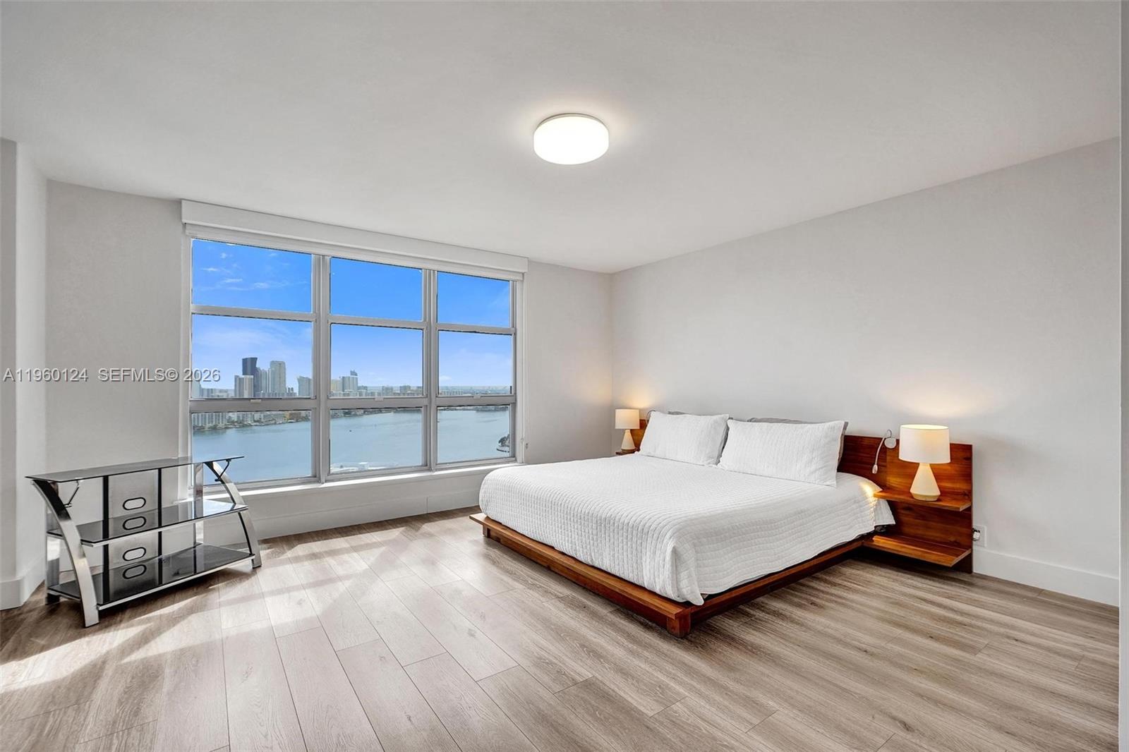 3500 Mystic Pointe Dr # 3206