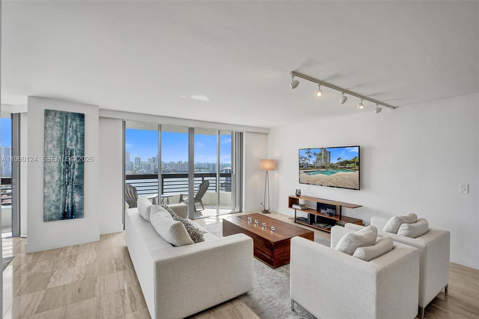 3500 Mystic Pointe Dr # 3206