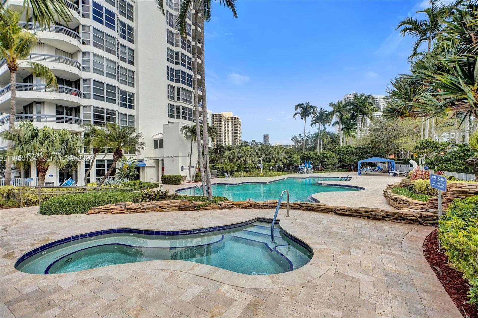 3500 Mystic Pointe Dr # 3206