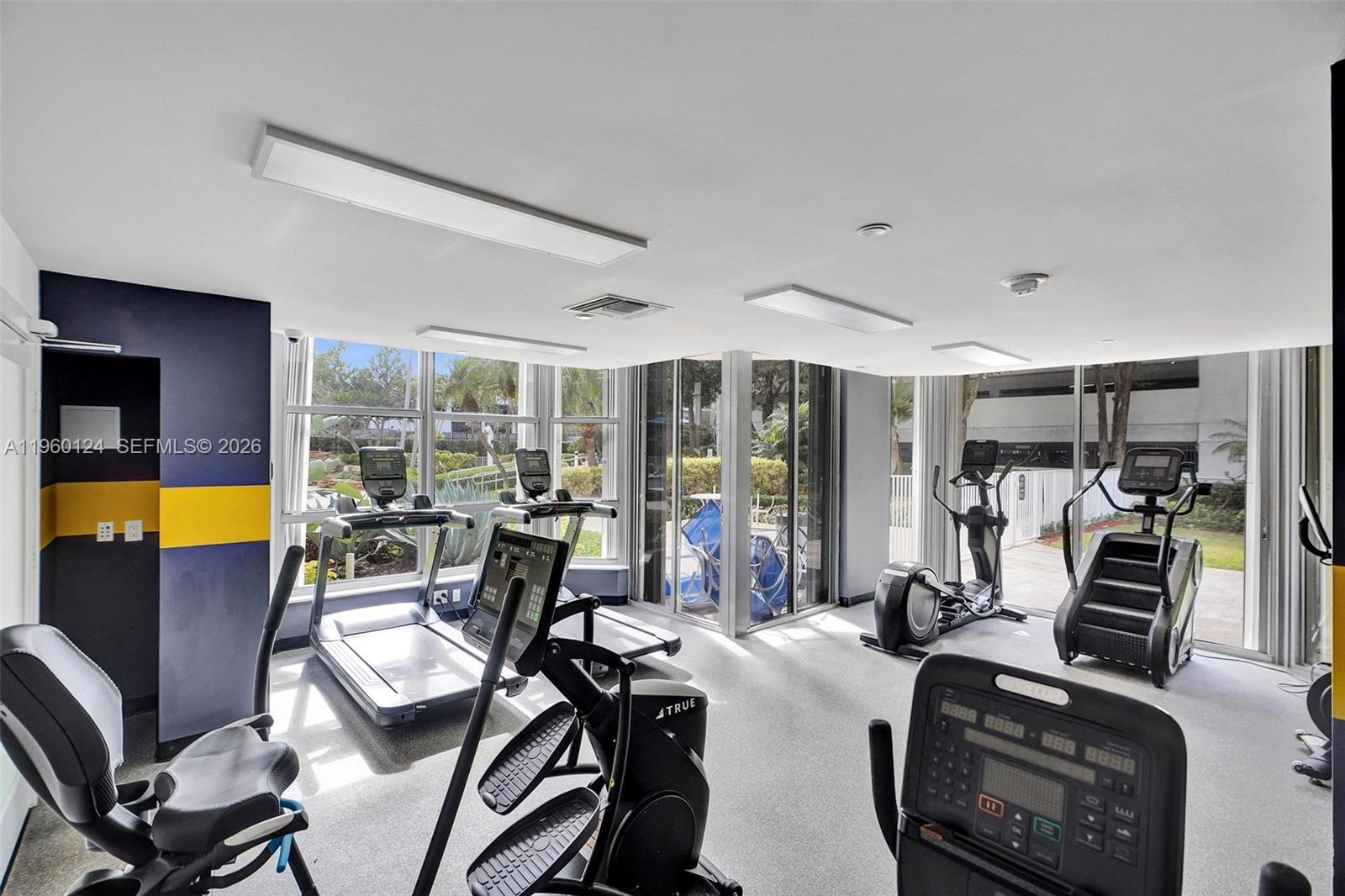 3500 Mystic Pointe Dr # 3206