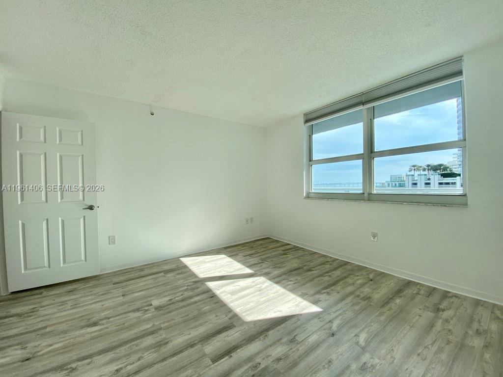 1155 Brickell Bay Dr # 607